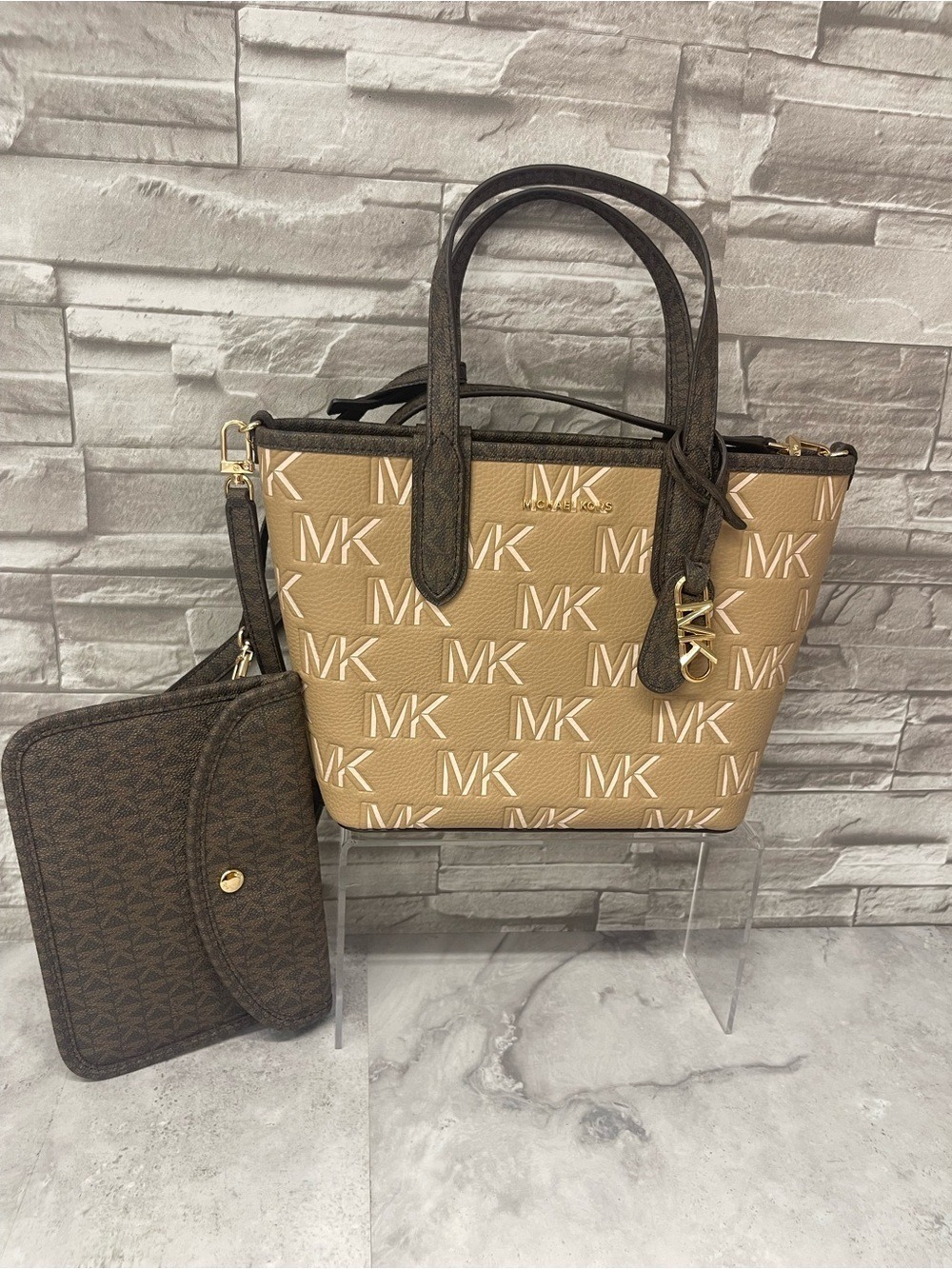Michael Kors Eliza Small Embossed Tote & Matching Wallet Camel Brown Tan Logo - Picture 5 of 12